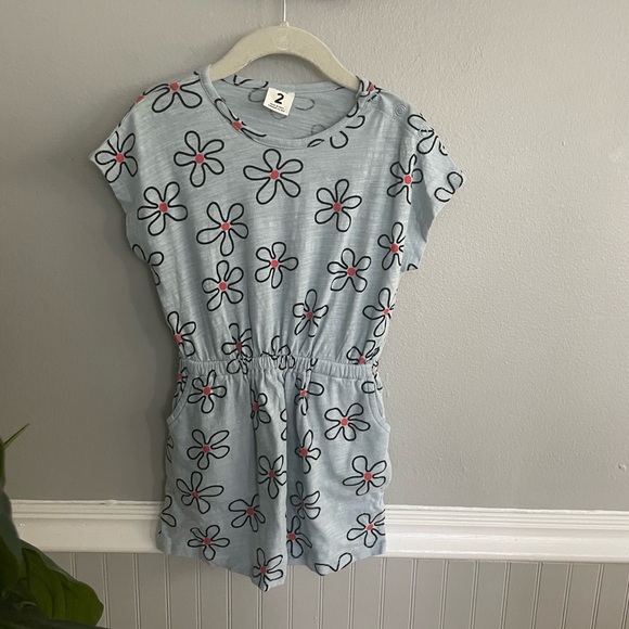 Stem by Nordstrom Toddler Girls Size 2 Blue Daisy Floral Print Romper - Picture 2 of 10